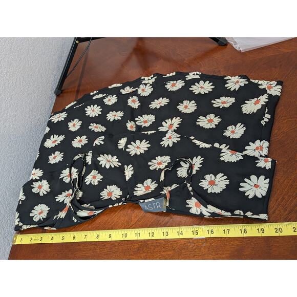 ASTR Floral Tiered Crop Top Large Sleeveless Daisy Flowy Layered Overlay Ruffle - Picture 8 of 12